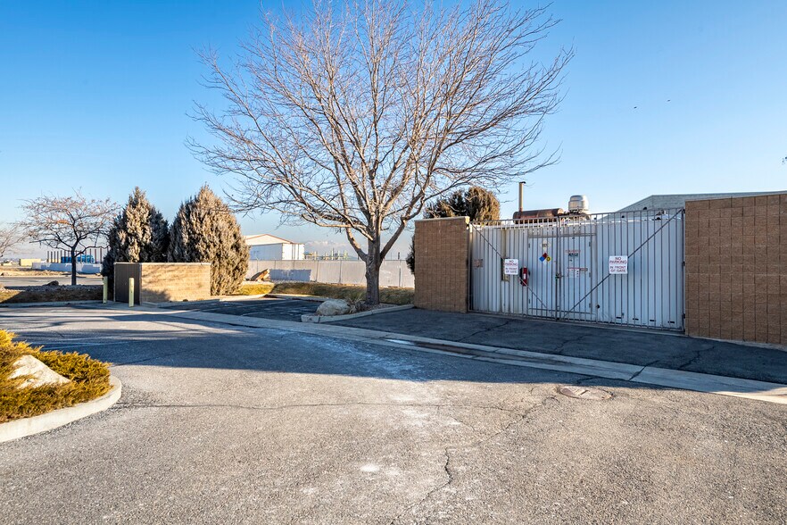 More Photos Of 7903 S Airport Rd, West Jordan Fast Food For Sale