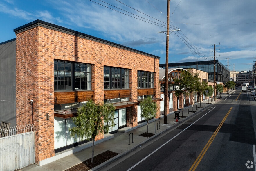 More Photos Of 555-581 Mateo St, Los Angeles Loft Creative Space For Lease