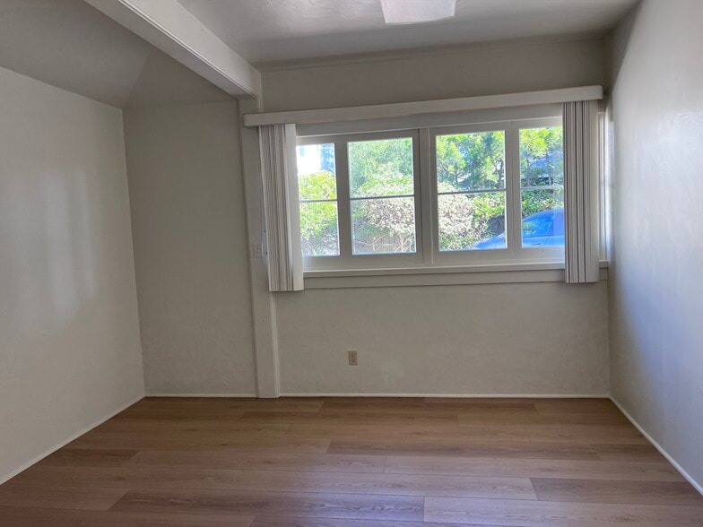 More Photos Of 102 N Milpas St, Santa Barbara Office For Sale
