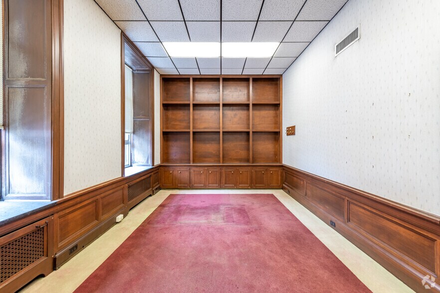 More Photos Of 126 Central Plaza North, Canton Office For Lease