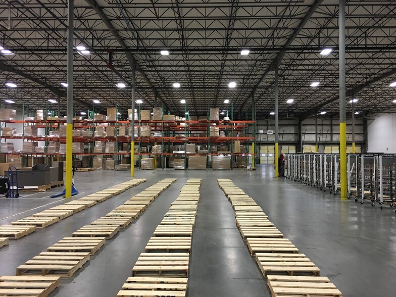 More Photos Of 5600-5626 Eastport Blvd, Richmond Unknown For Lease