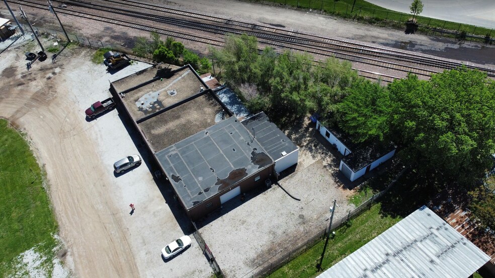 More Photos Of 855 W St, Lincoln Showroom For Lease