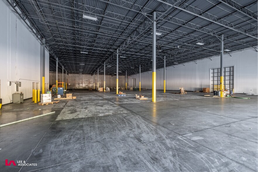 More Photos Of 1300 Northbrook Pky, Suwanee Warehouse For Lease