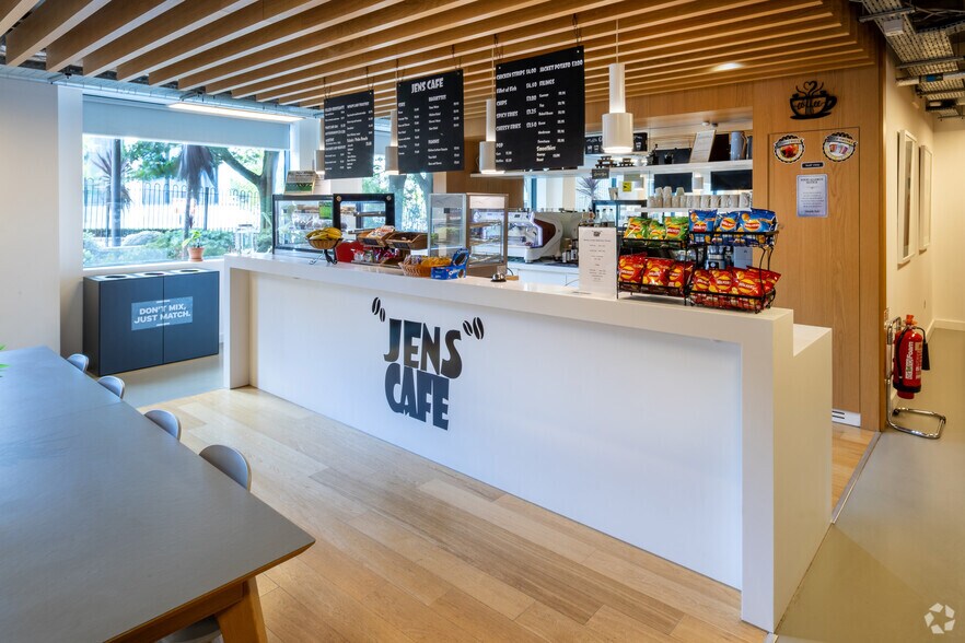 More Photos Of 156 Great Charles Street Queensway, Birmingham Coworking Space