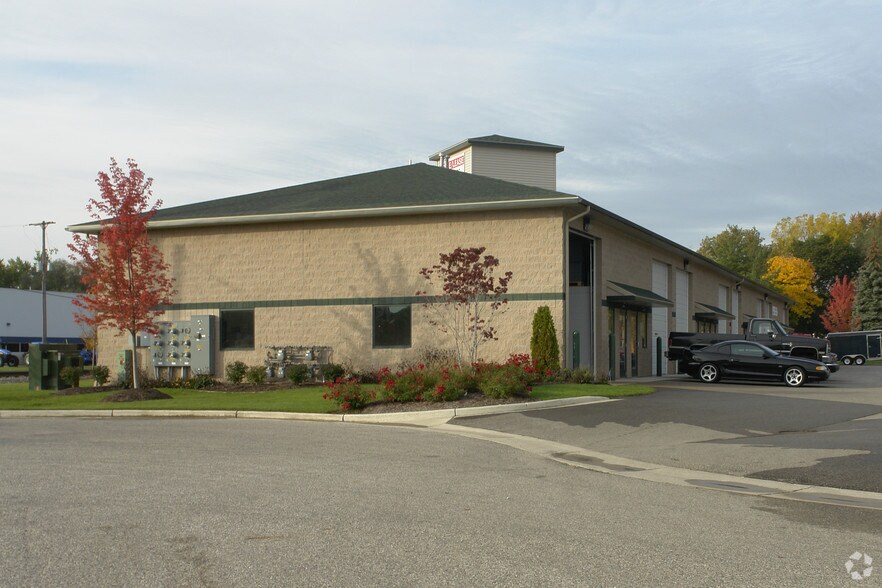 Primary Photo Of 2879-2893 Sanford Ave SW, Grandville Warehouse For Lease