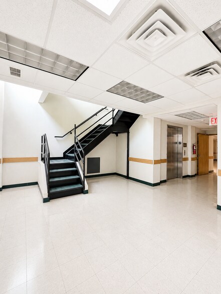 More Photos Of 8710 5th Ave, Brooklyn Medical For Lease