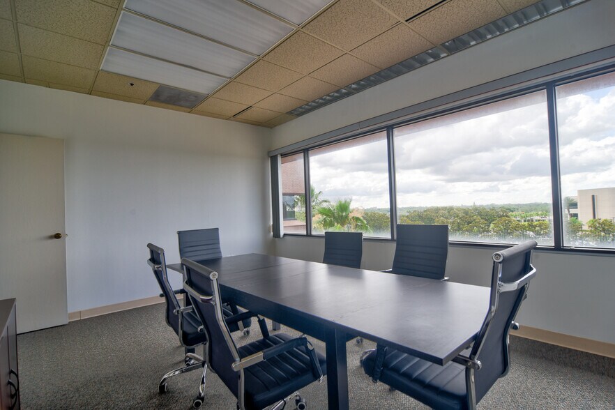 More Photos Of 1150 Cleveland St, Clearwater Office For Lease