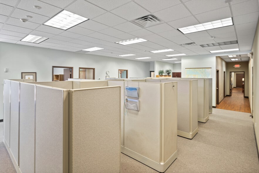 More Photos Of 2580 County Road 220, Middleburg Medical For Lease