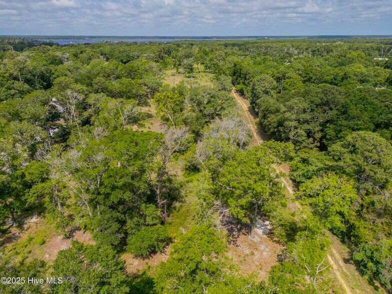 More Photos Of 9641 River Rd, Wilmington Trailer Camper Park For Sale