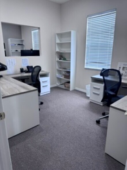 More Photos Of 17807 Hunting Bow Cir, Lutz Office For Lease
