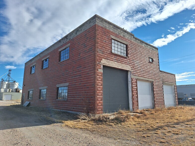 More Photos Of 808 Pacific st, Lexington Specialty For Sale