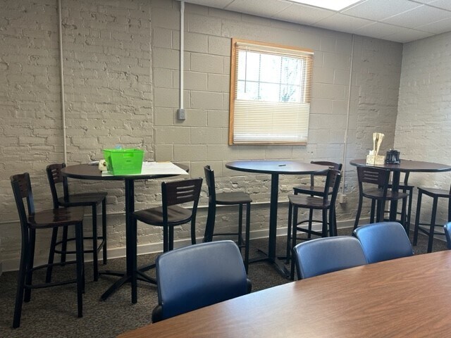 More Photos Of 119 W Market St, Columbia City Office For Lease