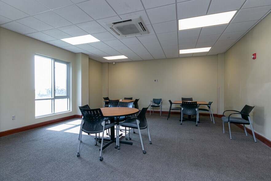 More Photos Of 1632 McCain Ln, Manhattan Sorority Fraternity House For Sale