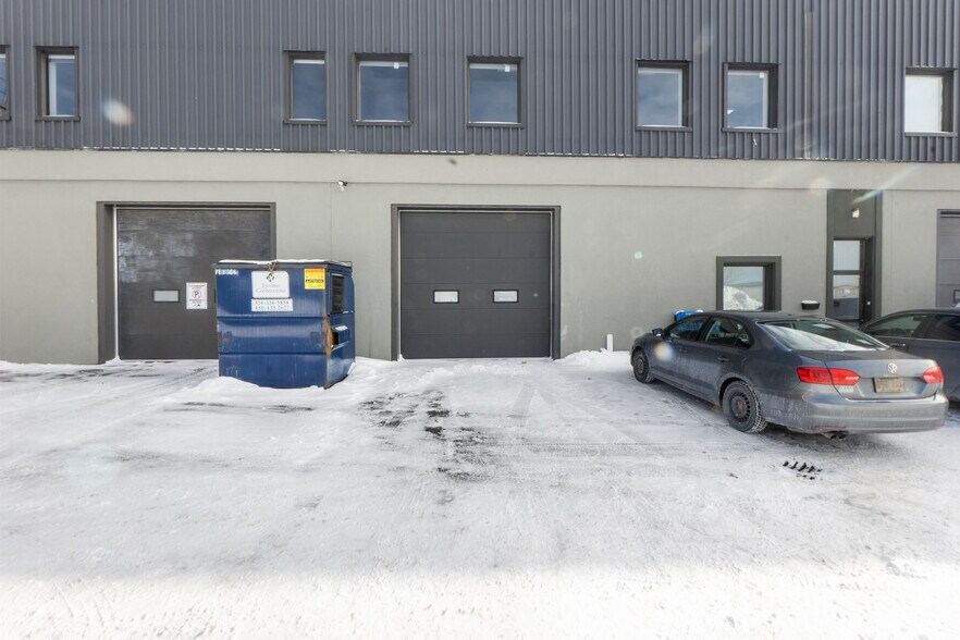 More Photos Of 609-649 Montée De Liesse, Saint-Laurent Warehouse For Sale