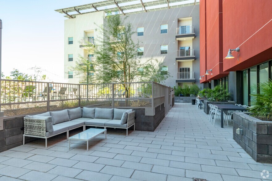 More Photos Of 301 W Roosevelt St, Phoenix Apartments For Lease
