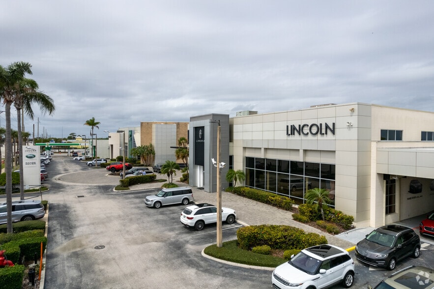 More Photos Of 1800-1850 E Merritt Island Cswy, Merritt Island Auto Dealership For Sale