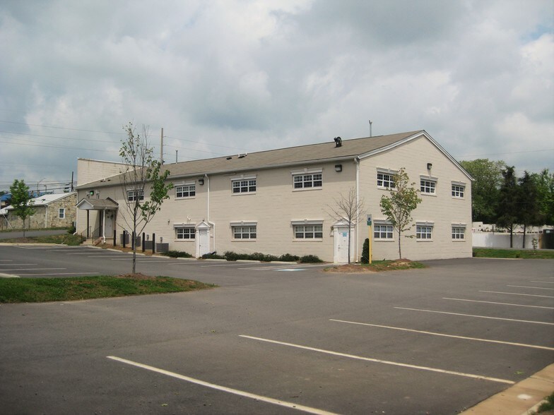 More Photos Of 8314 Browns Ln, Manassas Flex For Lease