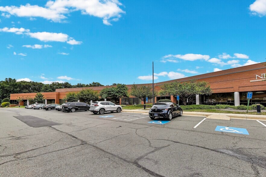 More Photos Of 365 Herndon Pky, Herndon Medical For Lease