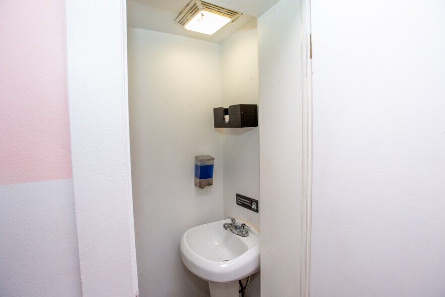 More Photos Of 45 Bridge St, Lambertville Storefront Retail Office For Sale
