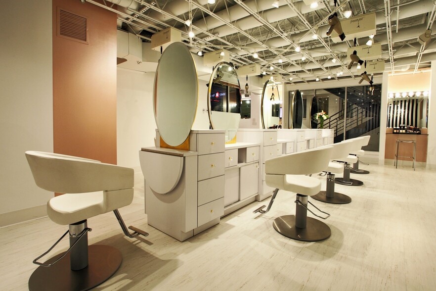 More Photos Of 5037 S France Ave, Edina Storefront Retail Office For Lease