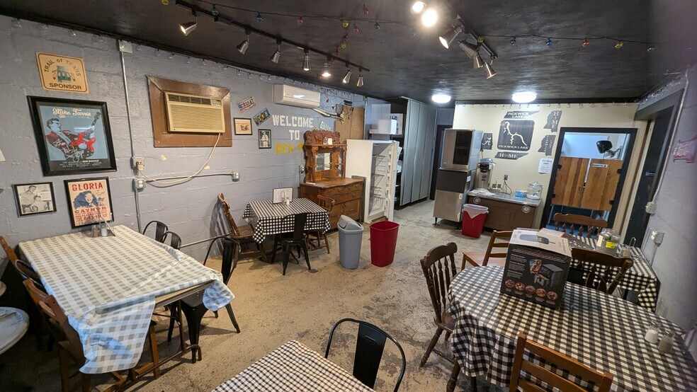 More Photos Of 339 Main St, Waterloo Restaurant For Sale