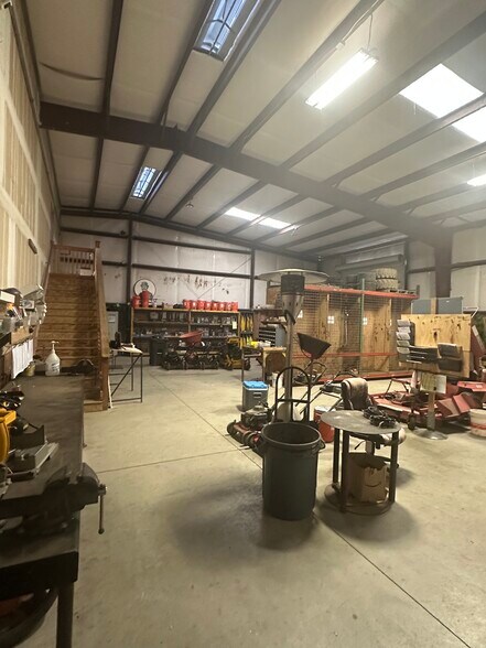 More Photos Of 5411-5461 5411-5461 CA-20 Hwy, Yuba City Warehouse For Lease