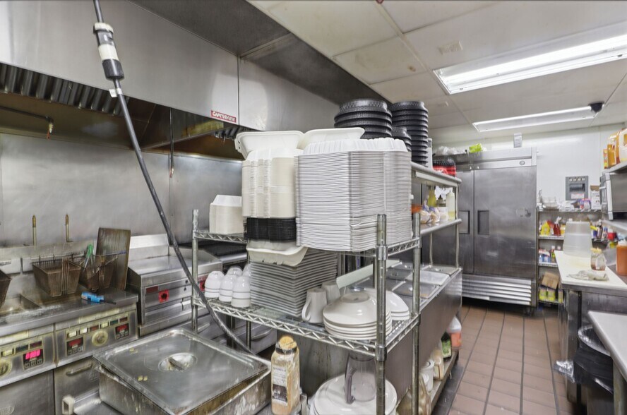 More Photos Of 2081 Niagara St, Buffalo Restaurant For Sale