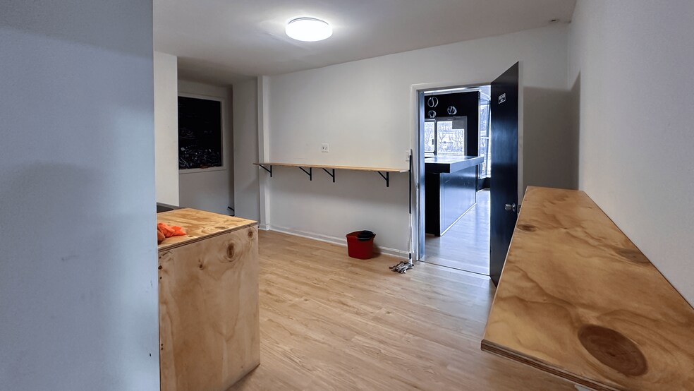 More Photos Of 2019 S Main St, Waterbury Freestanding For Lease