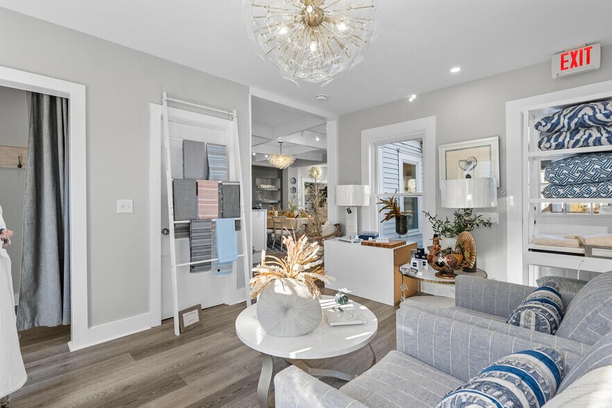 More Photos Of 515 MA-28, Harwich Port Storefront Retail Residential For Sale