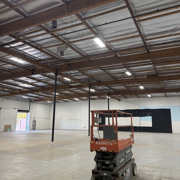 More Photos Of 8621 Hayden Pl, Culver City Light Manufacturing For Sale