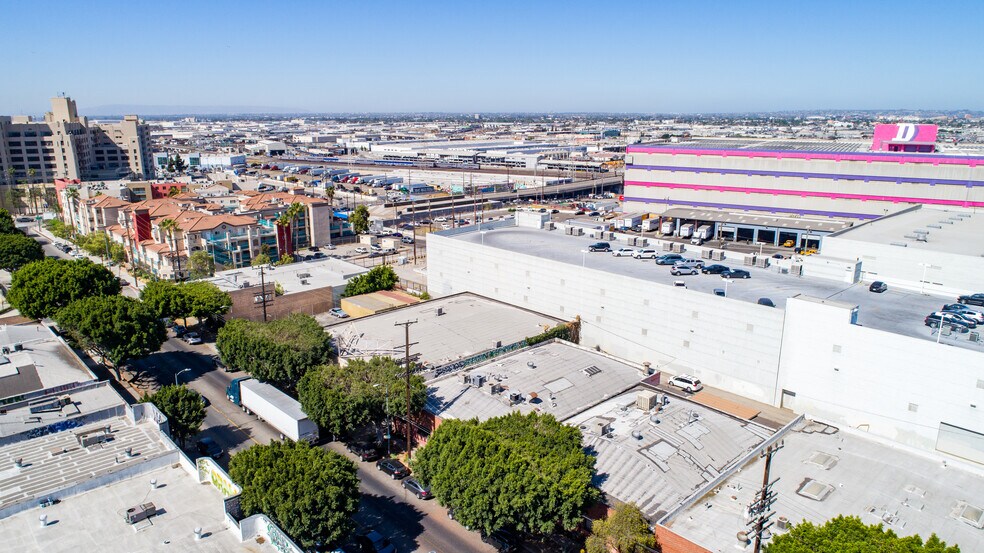 More Photos Of 1243-1261 S Boyle Ave, Los Angeles Warehouse For Sale