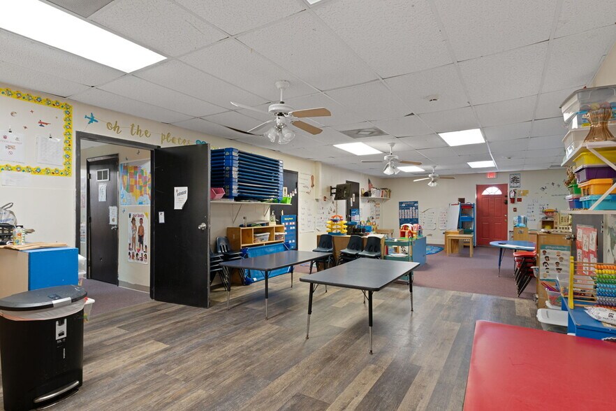 More Photos Of 639 NE 1st St, Crystal River Daycare Center For Sale