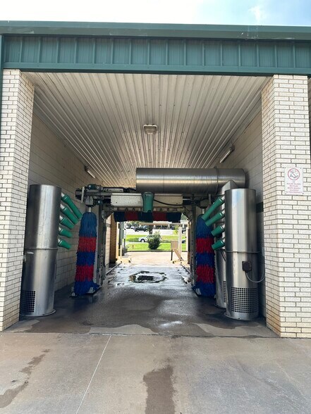 More Photos Of 600 Highway 110 N, Whitehouse Carwash For Sale