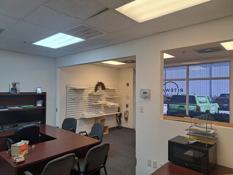 More Photos Of 679 NW Enterprise Dr, Port Saint Lucie Light Distribution For Sale