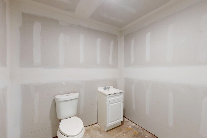 More Photos Of 5701 Fulton St, Houston General Retail For Lease