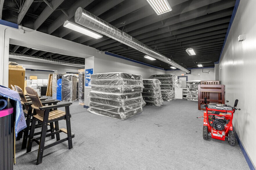 More Photos Of 12744 E 8 Mile Rd, Detroit General Retail For Sale