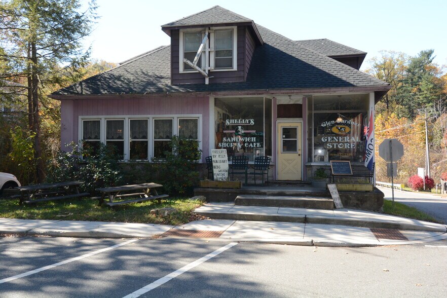 Primary Photo Of 58 Main St, Glen Gardner General Retail For Sale