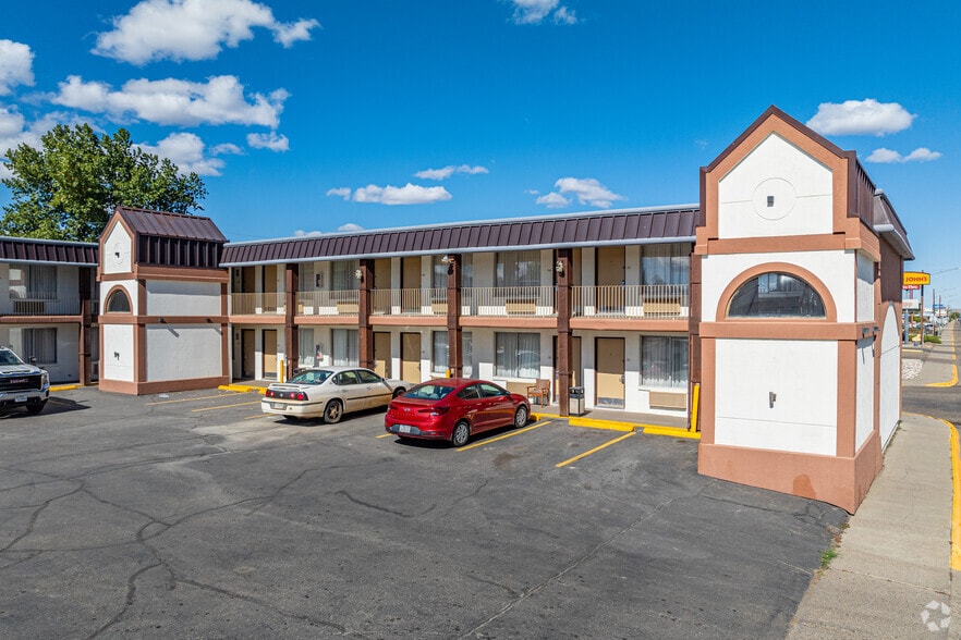 More Photos Of 1015 S Haynes Ave, Miles City Hotel For Sale