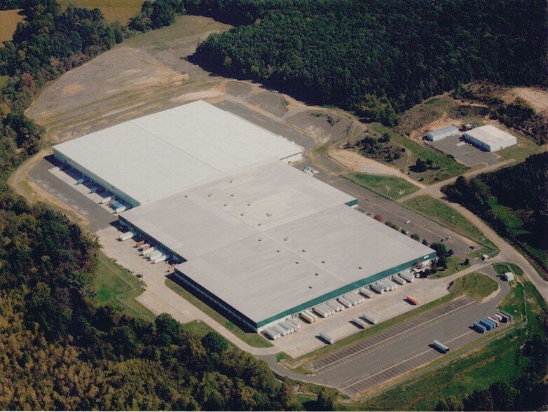 More Photos Of 100 Nemec Way, Byhalia Distribution For Lease