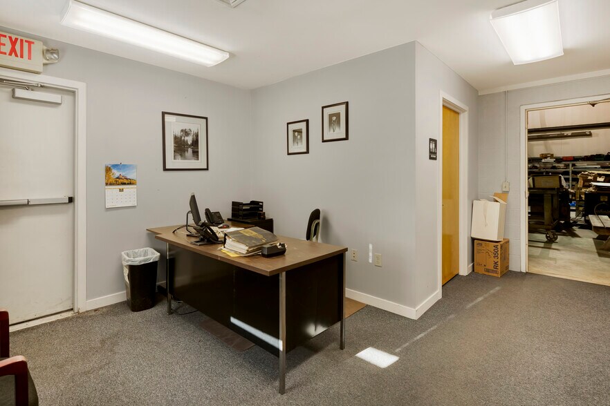 More Photos Of 47 Feick Industrial Dr, Bernville Warehouse For Sale