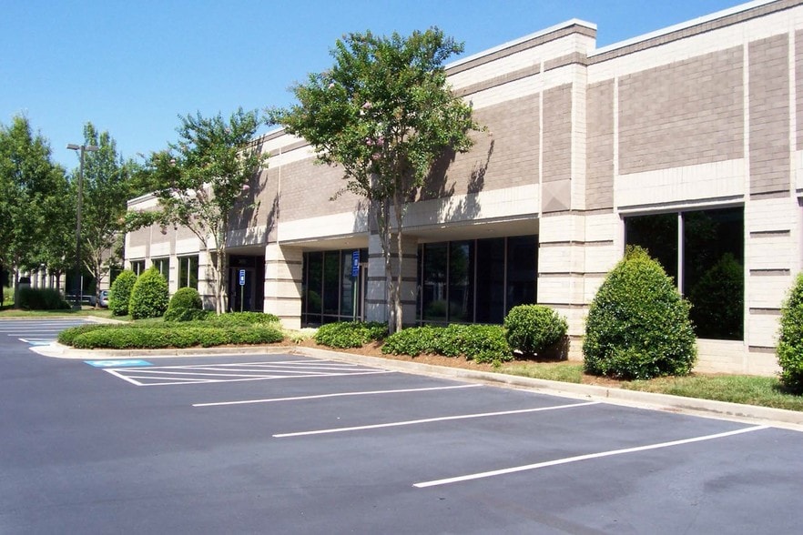 More Photos Of 889 Franklin Rd, Marietta Light Distribution For Lease