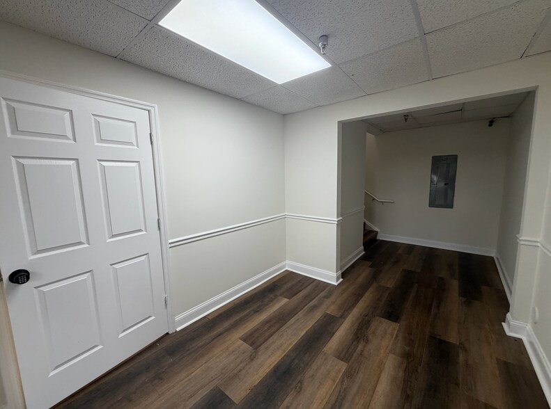 More Photos Of 108 Commerce St, Lake Mary Research And Development For Lease