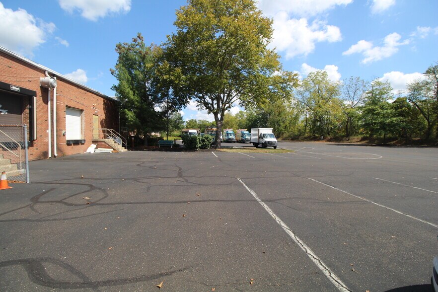 More Photos Of 121 Friends Ln, Newtown Medical For Sale