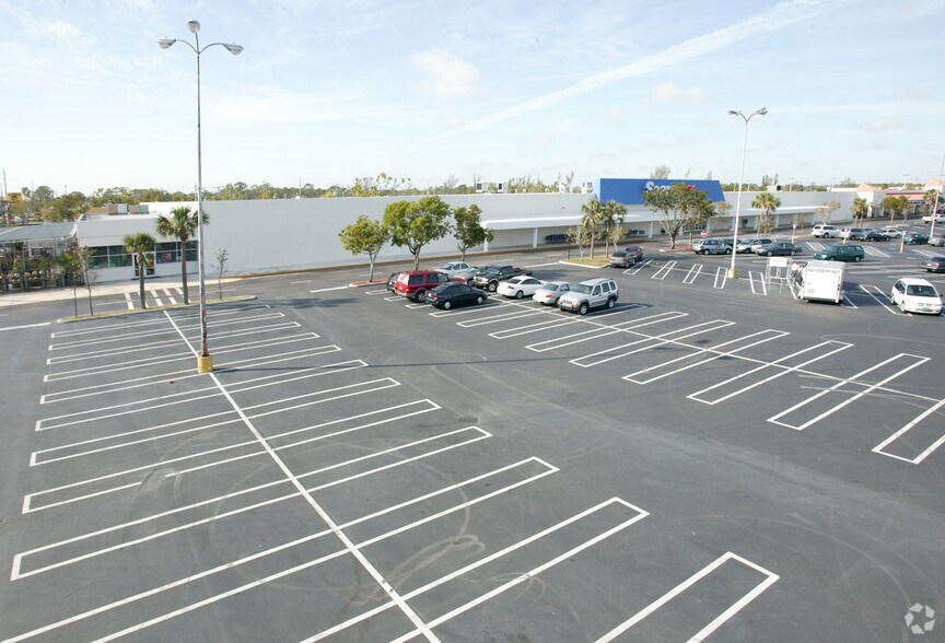 More Photos Of 4560-4640 Forest Hill Blvd, West Palm Beach Freestanding For Lease