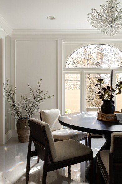 More Photos Of 1810 W 35th St, Austin Specialty For Sale