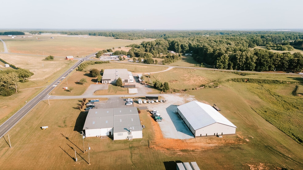 More Photos Of 4900 Highway 98 E, Comer Warehouse For Sale