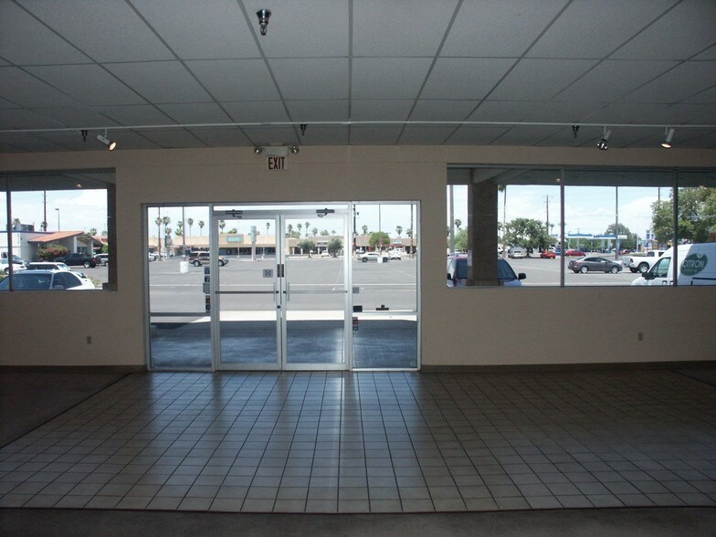More Photos Of 3515-3559 W Northern Ave, Phoenix General Retail For Lease