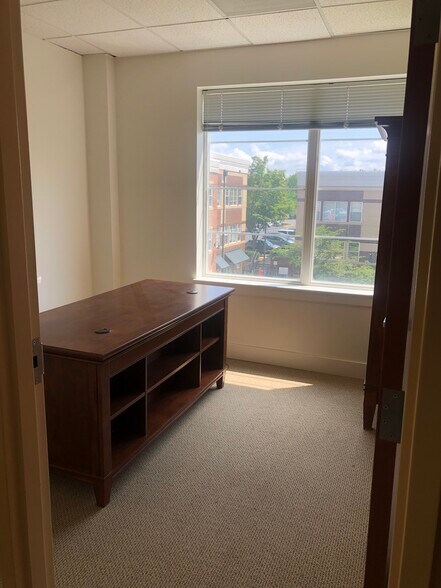 More Photos Of 44031 Pipeline Plz, Ashburn Coworking Space