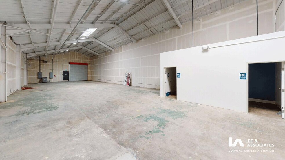 More Photos Of 1345-1355 Orizaba Ave, Long Beach, Long Beach Warehouse For Lease