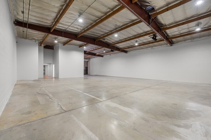 More Photos Of 1507 Essex St, Los Angeles Warehouse For Sale